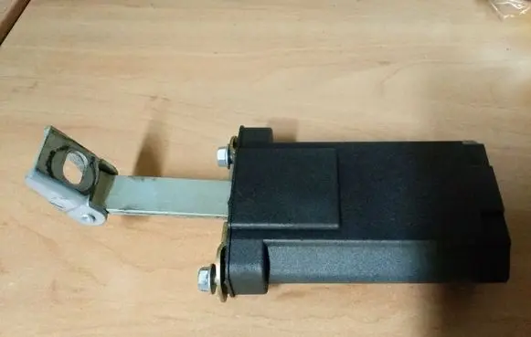 Mercedes-Benz E W210 Front door check strap stopper
