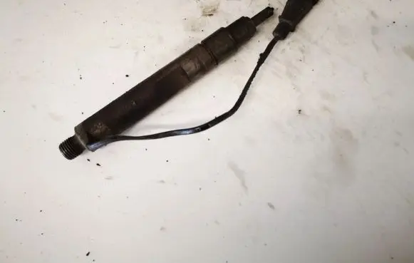 Volkswagen Caddy Fuel injector 028130201c