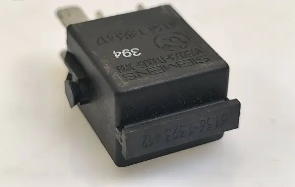 BMW 5 E39 Other relay 61361393412 V23073B1005318