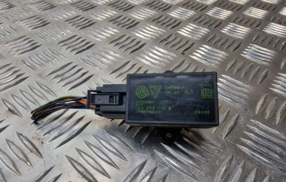 Volkswagen Touareg I Seat heating relay 7L0959772D