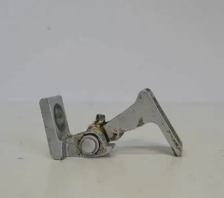 Volkswagen Jetta VI Front door upper hinge 8K0831402G