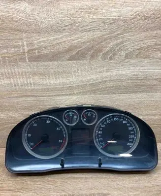 Volkswagen PASSAT B5.5 Speedometer (instrument cluster) 3B0920807A 110080197