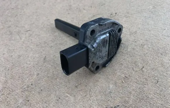 BMW 3 E90 E91 Oil level sensor 7508003 12617508003 12611439810