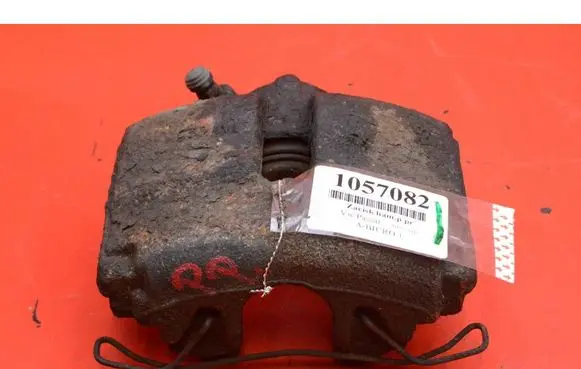 Volkswagen PASSAT CC Front brake caliper 