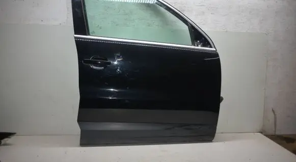 Volkswagen Tiguan Front door 5N1837730