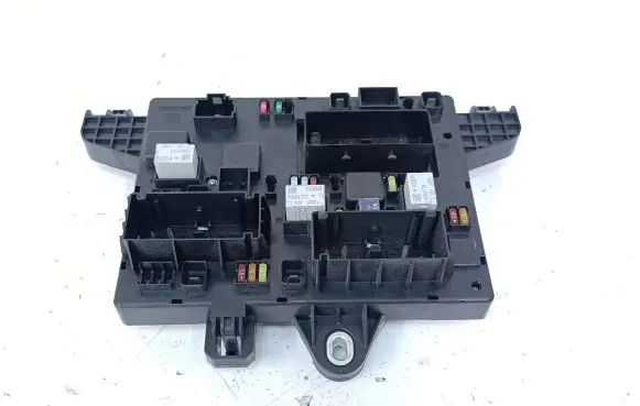 Opel Zafira C Fuse module 13449202 365927271