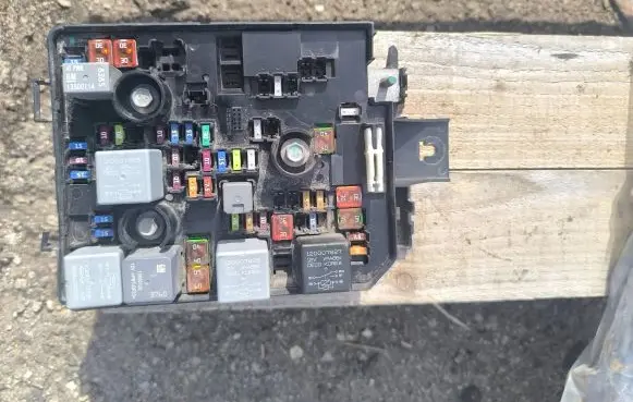 Buick Encore I Fuse module 42397194 A0000357 30959L