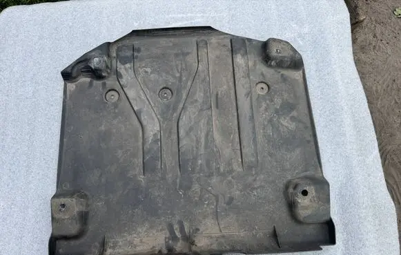 Mercedes-Benz E AMG W213 Front bumper skid plate/under tray A2136933300