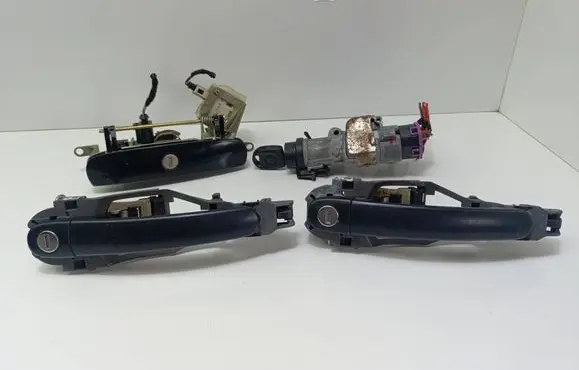 Volkswagen Polo IV 9N3 Lock set 4B0905851N 3B0837885