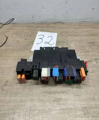 Mercedes-Benz S W220 SAM control unit A0325458332 05045126