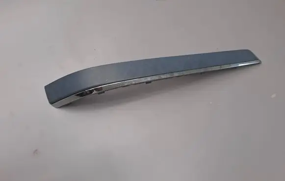 BMW 7 E65 E66 Front bumper splitter molding 7135585 10988910