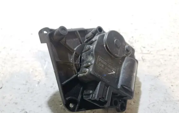 Dodge Challenger Air flap motor/actuator 545250008