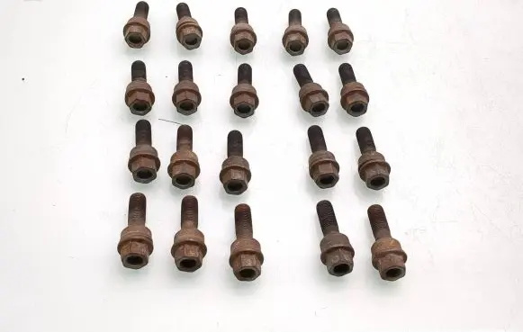 Volkswagen Transporter - Caravelle T5 Nuts/bolts 