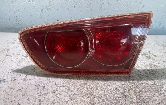 Mitsubishi Lancer Tailgate rear/tail lights