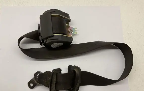 BMW 3 E46 Front seatbelt 566244501 100LL12L000 18000A