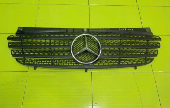 Mercedes-Benz Vito Viano W639 Front bumper upper radiator grill LP549