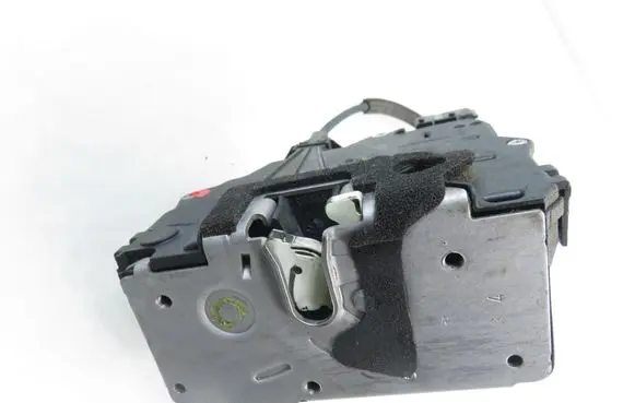Opel Meriva B Front door lock 13258274