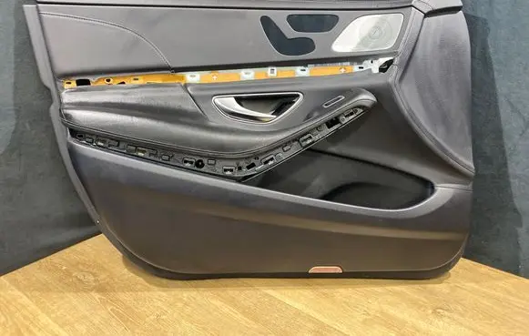 Mercedes-Benz S W222 Front door card panel trim