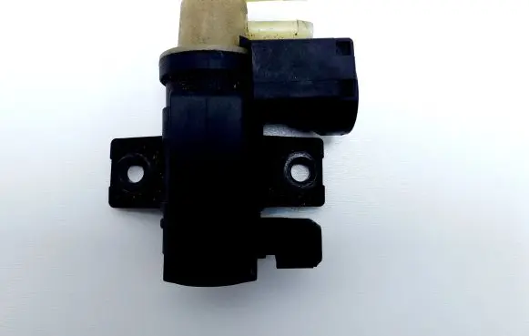 Nissan Pulsar Turbo solenoid valve 8200790180 70181405