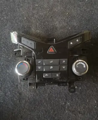 Chevrolet Cruze Climate control unit 3862048