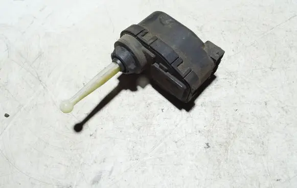 Headlight level adjustment motor