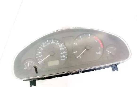 Mitsubishi Carisma Speedometer (instrument cluster) MR480266 0P-0179-001
