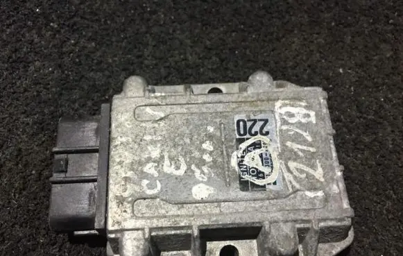 Toyota Carina T190 Ignition amplifier control unit 8692105010