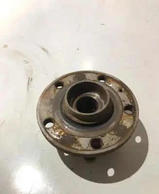 Volkswagen PASSAT B6 Front wheel bearing hub 