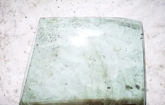 Mazda 323 Rear door window glass