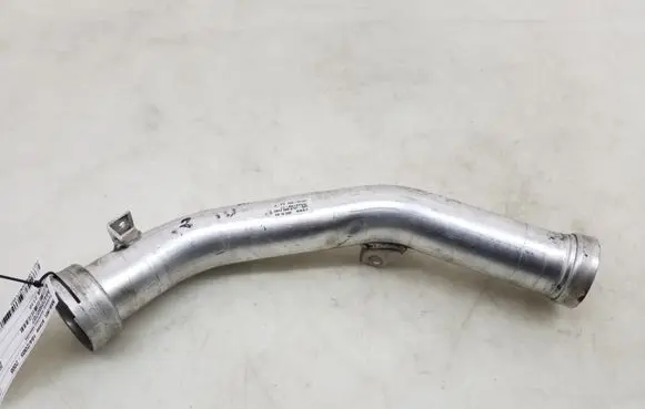 Coolant pipe/hose