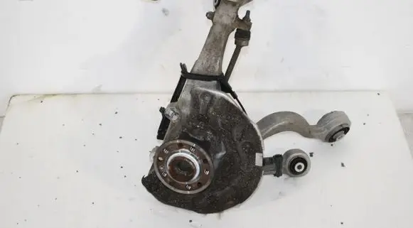Mercedes-Benz GLC X253 C253 Front wheel hub spindle knuckle A2530800