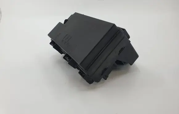 Chrysler Town & Country V Fuse module 68217405AA