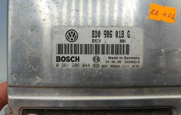 Volkswagen PASSAT B5 Engine control unit/module 8D0906018G 26SA6218 0261206044