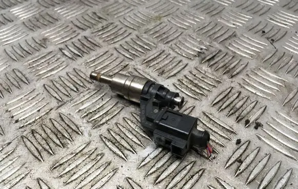 Volkswagen Golf V Fuel injector 03C906036A 0261500016