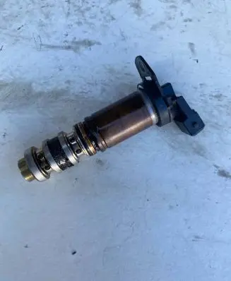 BMW 1 E81 E87 Camshaft vanos timing valve 13151279