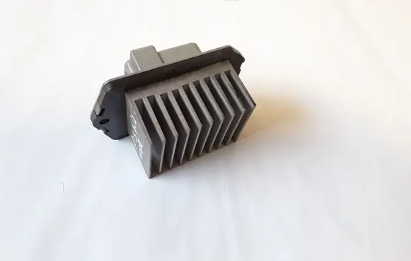 Land Rover Discovery 3 - LR3 Heater blower motor/fan resistor 0778000740