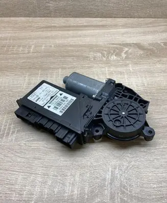 Audi A4 S4 B7 8E 8H Front door window regulator motor 8E1959801 5WK47001BBF