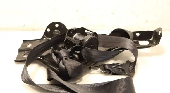 Rear seatbelt