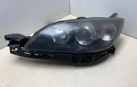 Mazda 3 I Headlight/headlamp P2951