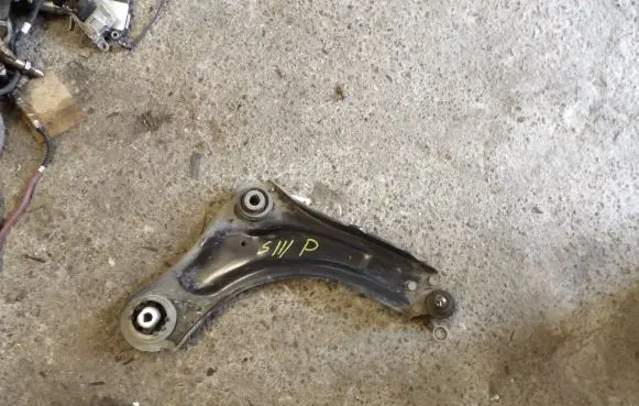 Renault Scenic III - Grand scenic III Front lower control arm/wishbone
