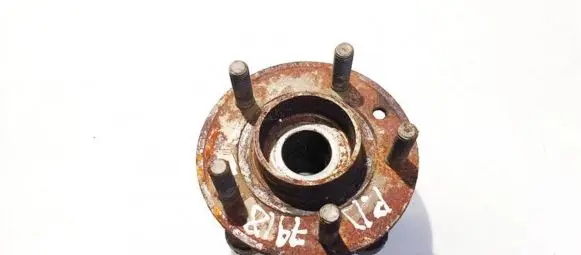Volvo V40 Front wheel hub