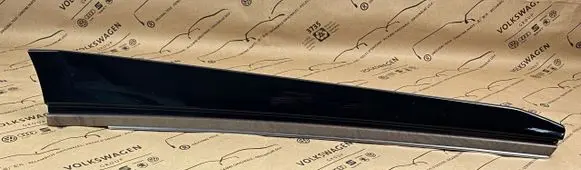 Volkswagen Touareg III Front door card panel trim 760867460