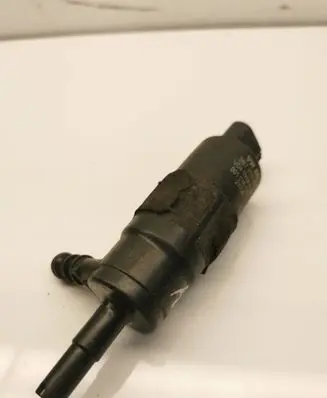 Audi A6 S6 C6 4F Headlight washer pump 3B7955681 00101612V