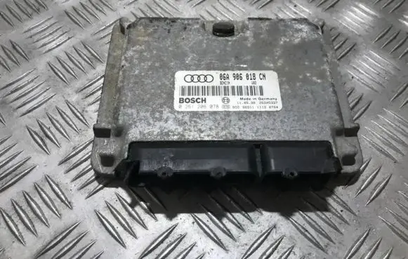Audi A3 S3 8L Engine control unit/module 06a906018cn 0261206078