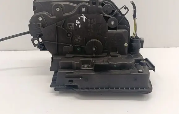 BMW 2 F46 Rear door lock 7281948