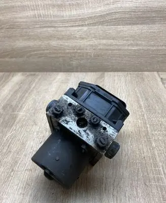 Ford Mondeo Mk III ABS Pump 1S712M110AE 0265800007
