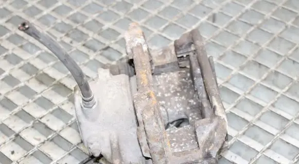Mercedes-Benz C W204 Front brake caliper