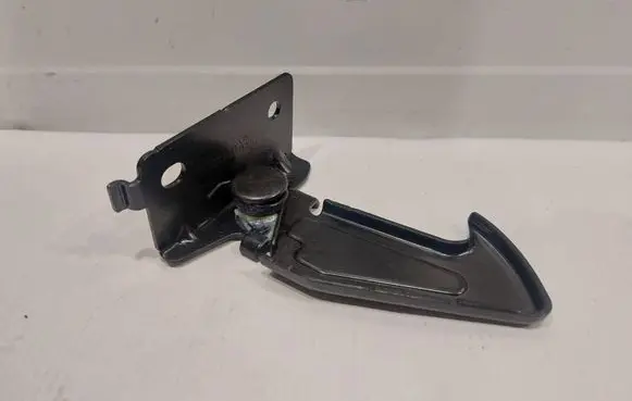 Jeep Wrangler Engine bonnet/hood lock/latch loop/hook 68284629AC