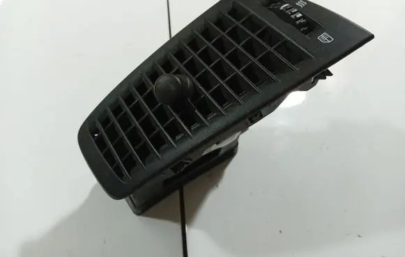 Dash center air vent grill