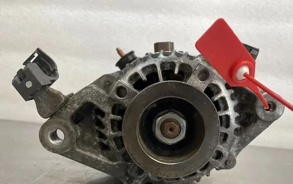 Toyota Yaris Generator/alternator 270600Q060